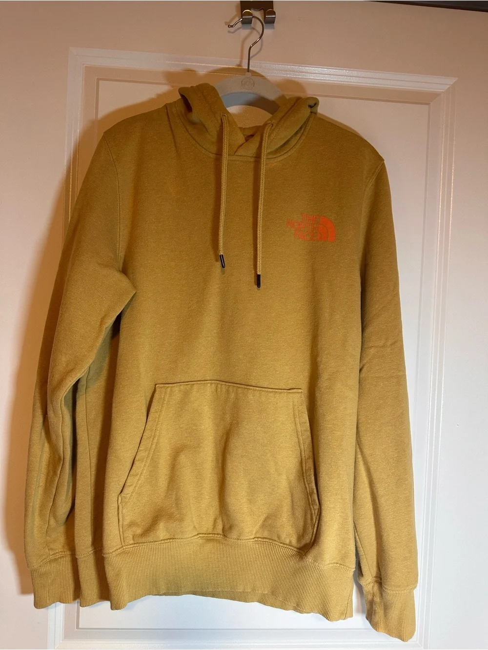 THE NORTH FACE men’s sz Small Mustard hoodie.